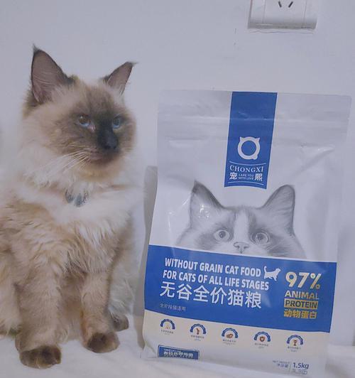 小猫吃海鲜猫粮，健康更美味（探究海鲜猫粮的营养成分及其对小猫的影响）